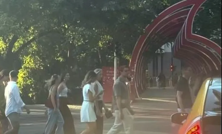 “Kryeqyteti zgjohet mes turistëve”, Rama uron të dielën me pamje nga Tirana