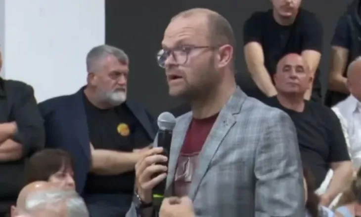 Ktheni nderin atij vendi’ – Aulon Kalaja: Ktheni Fushë Krujën në bashki! Nëse s’jeni të bindur, referendum