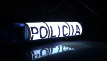 Kuçovë, 45-vjeçari i merr armën e shërbimit policit dhe e plagos