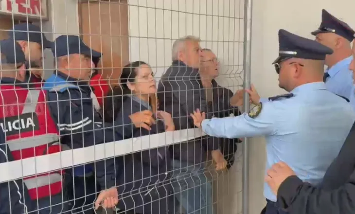 Kundërshtojnë zhvendosjen, protestojnë para Bashkisë tregtarët e tregut të Vlorës