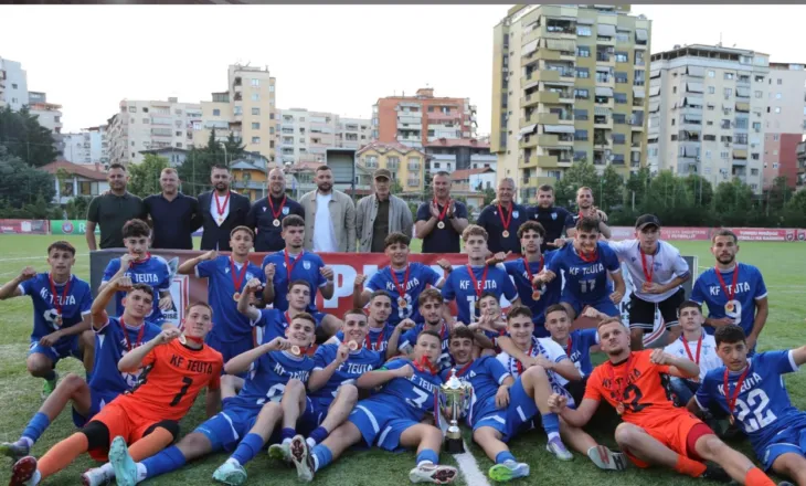 Kupa e Shqipërisë U-17. 7 gola të shënuar në finalen mes Teutës dhe Tiranës. Në fund festojnë durrësakët