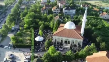Kurban Bajrami festohet në Korçë dhe Pogradec mes lutjeve dhe mesazheve për familjen dhe besimin
