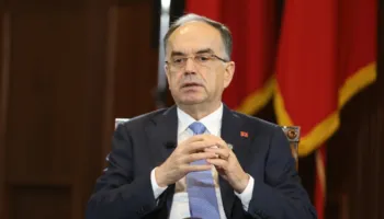 Kurban Bajrami, Presidenti Begaj uron nga Meka besimtarët myslimanë