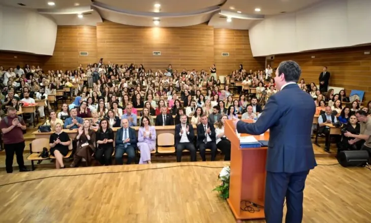 Kurti: Për fëmijët me nevoja të veçanta program të zgjeruar ndihme në shkollë
