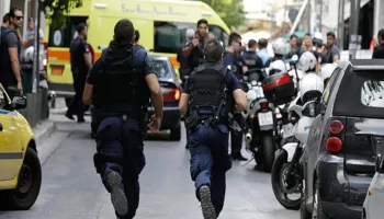 Kush janë dy shqiptarët që terrorizuan Athinën, pistat ku po heton policia