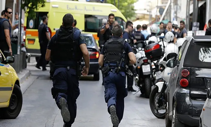 Kush janë dy shqiptarët që terrorizuan Athinën, pistat ku po heton policia