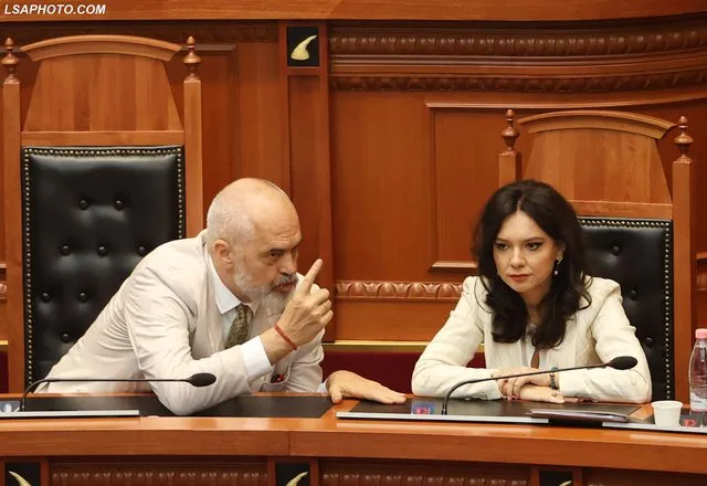 “Kush përpiqet të imitojë, bën gabim”, Rama paralajmëron Spiropalin: Mund të gabosh edhe herën e dytë, por jo të tretën