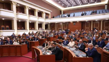 Kuvendi 10 interpelanca në rend dite, Berisha-demokratëve: Nëse Rama nuk vjen, mos pranoni delegime