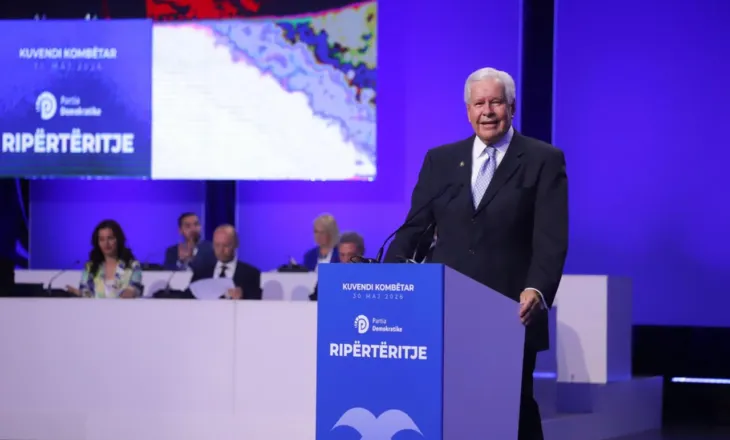 Kuvendi Kombëtar i PD, flet ish-kongresmeni republikan në SHBA, McEwen: Sikurse e tha edhe Sali Berisha, ne e rrëzuam tiraninë më përpara, do ta rrëzojmë përsëri