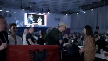 “Ky flamur nuk lejohet këtu”, gazetari Alberti Limani tregon incidentin me delegacionin serb në Eurovision