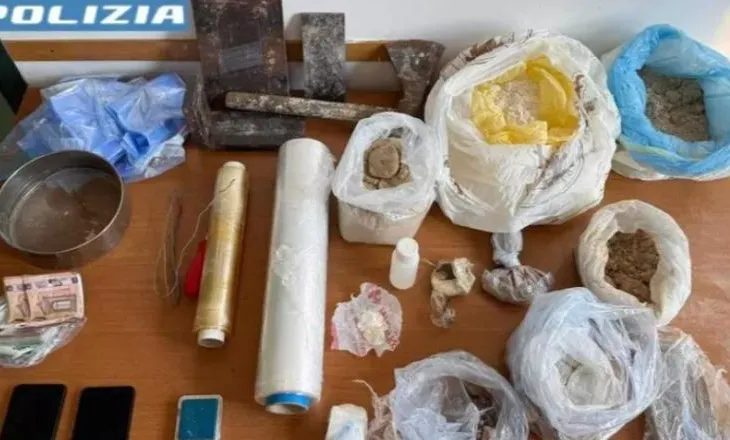 Laborator droge në tualetin e braktisur në Milano, arrestohet shqiptari me precedentë penalë