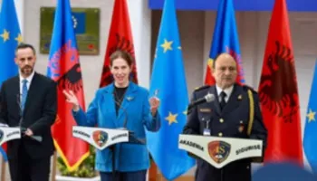 Lamallari dhe Kumbaro mbajnë “peng” shkarkimin e të korruptuarit Ilirjan Mandro, kush e sponsorizon Rektorin e…