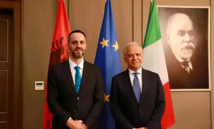 Lamallari pret në Tiranë homologun italian, fokus te siguria dhe integrimi europian