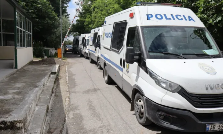 Lejuan ndërtimin e 3 kateve pa leje në një hotel, lënë qelinë efektivët e arrestuar. Pronari mbetet ende në burg