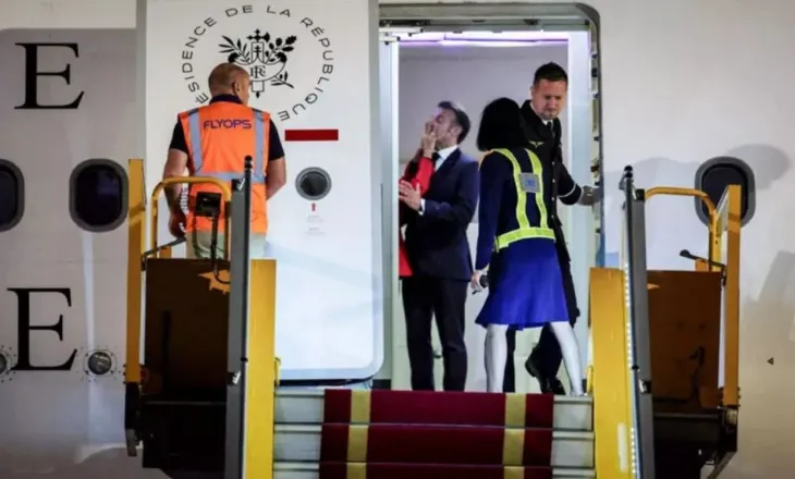 Libri që trondit Elysenë/ Mesazhi në telefonin e Macron për aktoren iraniane irritoi Brigitte, zbulohet shkaku i shuplakës në avion