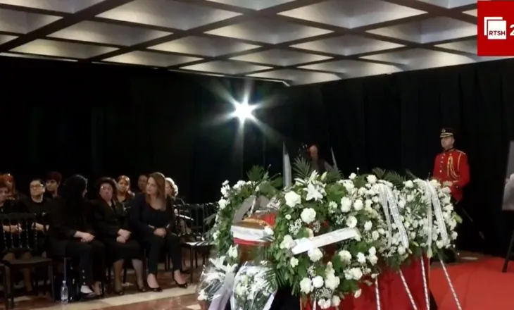 LIVE! Mbahen homazhet në nder të Servet Pëllumbit, sot ceremonia e përcjelljes për në banesën e fundit