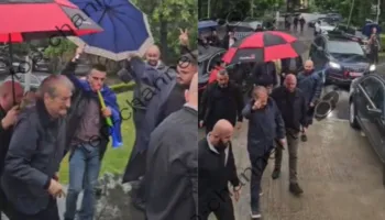 LIVE/ Protesta e PD pa fjalime, policia në gatishmëri për mbarëvajtjen, Berisha pritet në seli nga mbështetësit