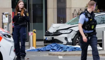 Makina përplas turmën me njerëz në Leipzig të Gjermanisë, dy të vdekur dhe 22 të plagosur