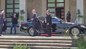 Marrëveshja e detit me Greqinë! Ministri grek i Mbrojtjes mbërrin në Kryeministri, pritet nga Rama (VIDEO)