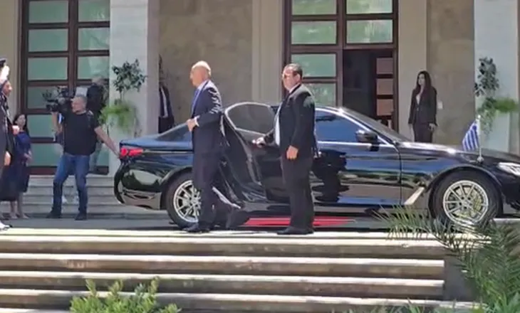 Marrëveshja e detit me Greqinë! Ministri grek i Mbrojtjes mbërrin në Kryeministri, pritet nga Rama (VIDEO)