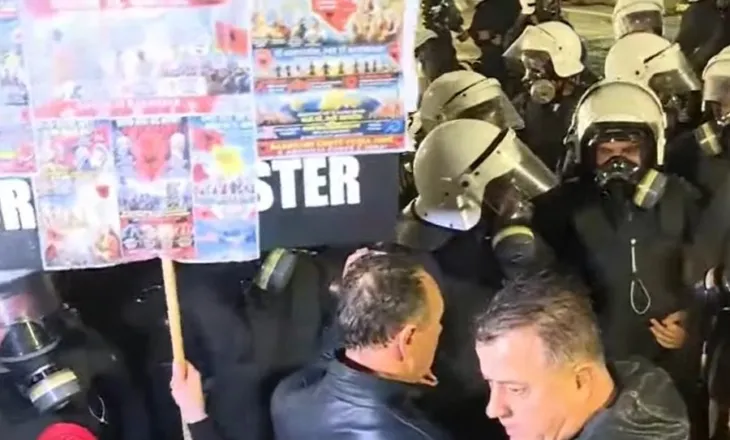 “Marshimi i pandalshëm nuk ndalet”, Flamur Noka përplaset me policinë në protestë