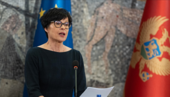 Marta Kos: Bashkimi Europian pezullon fondet për Serbinë!