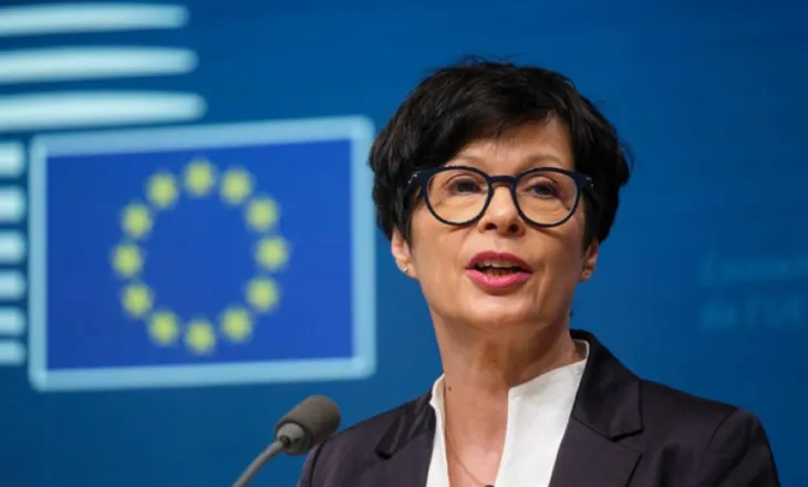 Marta Kos sulmon ashpër lëvizjen MAGA të Donald Trump, e vendos në një linjë me Rusinë dhe ‘autokratët e tjerë’