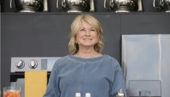 Martha Stewart ndau recetën për sallatën ‘më të mirë’ të patates dhe shkaktoi një debat në rrjete