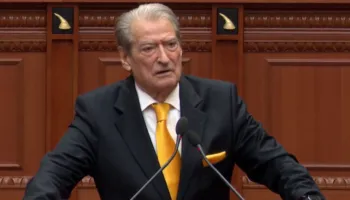 “Mashtrim nga fillimi në fund”, Berisha: Lejoni leximin e plotë të raportit të PE