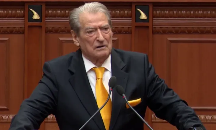 “Mashtrim nga fillimi në fund”, Berisha: Lejoni leximin e plotë të raportit të PE