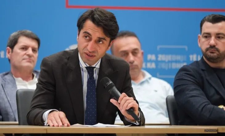 Mato: Pastrimi i parave në ndërtim po lë të rinjtë pa strehë: Të monitoren transaksionet  Në një kohë kur Tirana dhe zonat turistike të Shqipërisë përjetojnë një bum të jashtëzakonshëm ndërtimi, me kulla që ngrihen çdo ditë, një pyetje thelbësore po shqetëson gjithnjë e më shumë publikun: nga vijnë të gjitha këto para?  Alarimin e ngriti Fanswa Mato, anëtar i departamentit “Brain Gain” në PD, i cili nga tryeza e diskutimit ‘Qeveria e Pasigurisë – dhe alternativa e opozitës’, denoncoi se pas fasadës së projekteve luksoze fshihet fenomeni i pastrimit të parave, duke e deformuar tregun dhe duke e bërë të pamundur për qytetarët e zakonshëm blerjen e një shtëpie.  Mato, një profesionist me përvojë në menaxhimin e ndërtimit në Neë York, thekson paradoksin e hidhur të realitetit shqiptar: ndërsa miliona metra katrorë ndërtohen çdo vit, çmimet e apartamenteve kanë arritur nivele të papërballueshme për familjet mesatare.  Fanswa Mato: Përvoja ime personale më ka dhënë mundësi të punoj në një mjedis ku standardet, transparenca dhe rezultatet konkrete janë thelbësore. Pikërisht kjo eksperiencë më motivon të kontribuoj me njohurinë dhe përvojën time për çështjet që lidhen me zhvillimin, mirëqenien dhe të ardhmen e Shqipërisë. Sot dua të flas për një nga problemet më serioze që po dëmton ekonominë shqiptare dhe po rëndon jetën e qytetarëve tanë: pastrimin e parave në sektorin e pasurive të paluajtshme dhe në ndërtim. Gjatë viteve të fundit kemi parë një bum të jashtëzakonshëm ndërtimesh, sidomos në Tiranë dhe në zonat turistike, ku kulla të reja ngrihen çdo ditë, projekte luksoze shtohen me ritme të shpejta dhe miliona metra katrorë ndërtohen çdo vit. Por pyetja që ushtrojnë shqiptarët është shumë e thjeshtë: nga vijnë të gjitha këto para?  Sepse realiteti është ky: ndërsa ndërtohet gjithnjë e më shumë apartamente, qytetarët shqiptarë e kanë gjithnjë e më të vështirë të blejnë një shtëpi. Çmimet janë rritur në nivele të papërballueshme për familjet e zakonshme. Të rinjtë nuk arrijnë të sigurojnë një strehim, ndërsa shumë apartamente mbeten bosh dhe përdoren vetëm si instrumente financiare. Ky është paradoksi i Shqipërisë sot. Në njërën anë kemi një mbingopje me ndërtime, nga ana tjetër kemi mungesë strehimi për qytetarët. Kjo nuk është ekonomi normale tregu. Kjo është pasojë e deformimit të tregut nga paratë informale dhe nga mungesa e kontrollit shtetëror.  Sipas të dhënave dhe analizave të institucioneve kombëtare dhe ndërkombëtare, Shqipëria ka pasur për vite me radhë probleme serioze në luftën kundër pastrimit të parave dhe organizata të rëndësishme ndërkombëtare kanë evidentuar dobësi në kontrollin financiar dhe në monitorimin e sektorit të ndërtimit. Gjatë analizës së këtij fenomeni, janë përdorur të dhëna nga institucione si Banka e Shqipërisë, INSTAT, Agjencia e Inteligjencës Financiare dhe FATF. Janë zhvilluar gjithashtu biseda me profesionistë të tregut, agjentë imobiliar, noterë dhe ekspertë financiarë. Të gjitha këto tregojnë se ekziston një shqetësim real për mënyrën se si fondet e dyshimta depërtojnë në ekonominë shqiptare.  Mekanizmat janë të ndryshme. Në shumë raste përdoren kompani me burime financiare të paqarta, përdoren pagesa të mëdha kesh, transferta të dyshimta dhe forma të tjera që e bëjnë të vështirë gjurmimin e origjinës së parave. Në disa raste kemi dhe kompani që nuk justifikojnë nivelin e investimeve që realizojnë. Dhe kush e paguan koston e kësaj situate? E paguajnë qytetarët shqiptarë, e paguajnë familjet e reja, e paguajnë bizneset e ndershme, e paguan ekonomia e vendit. Sepse kur paratë e paligjshme futen në treg, konkurrenca bëhet e padrejtë. Çmimet rriten artificialisht, korrupsioni forcohet, besimi tek shteti dobësohet dhe në fund humb qytetari i zakonshëm që punon me ndershmëri.  Si opozitë, ne kemi detyrimin moral dhe politik të ngremë zërin për këtë problem. Shqipëria nuk mund të ndërtojë të ardhmen mbi ekonomi informale dhe mbi mungesë transparence. Ne kemi nevojë për institucione të forta, për kontroll real financiar dhe për shtet ligjor funksional. Ne kërkojmë rritje të transparencës në transaksionet e pasurive të paluajtshme, kufizim të pagesave kesh në sektorin e ndërtimit, kontroll më të fortë mbi burimin e fondeve, monitorim më rigoroz të kompanive të ndërtimit, bashkëpunim më të madh mes institucioneve financiare dhe organeve ligjzbatuese. Ky nuk është thjesht një debat politik. Ky është një debat që prek ekonominë e vendit, të ardhmen e të rinjve dhe mundësinë që qytetarët shqiptarë të jetojnë me dinjitet në vendin e tyre.