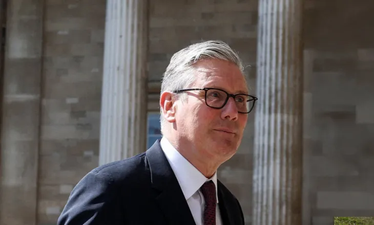 Mbi 80 deputetë kërkojnë largimin e Keir Starmer, 103 nënshkruajnë mbështetje për kryeministrin: Nuk është koha për polemika