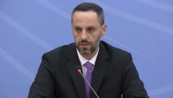 “Mbrojtja e territorit prioritet”, ministri Lamallari: Masa të shtuara për sezonin turistik! Luftë kundër kultivimit të kanabisit