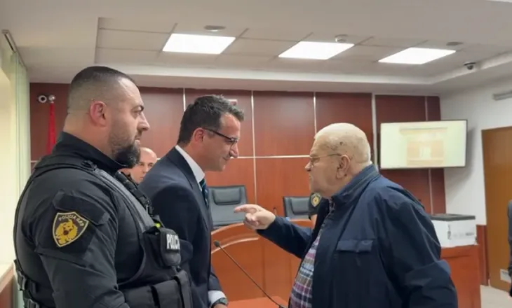 Me 13 akuza mbi shpinë për korrupsion, Veliaj përdor artistët për show, i rreshton tek Administrativja