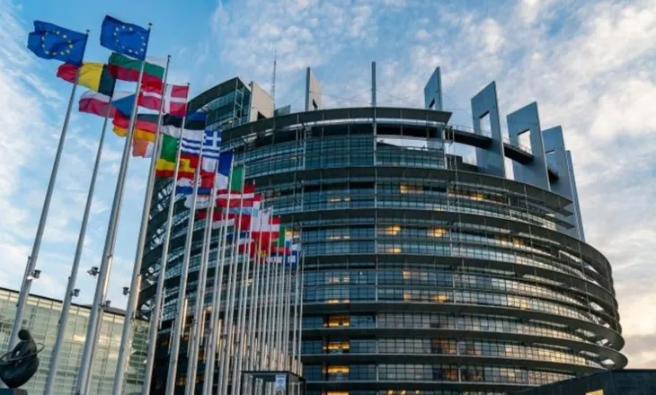 Me 58 vota pro, Parlamenti Europian miraton raportin për Shqipërinë për vitin 2025: Një nga dy vendet kryesuese!