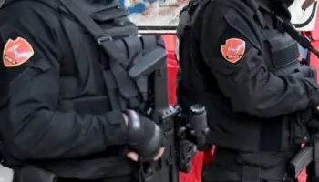 Me armë dhe mijëra euro, arrestohet në Rinas pjesëtari i grupit të Marklen Hakës
