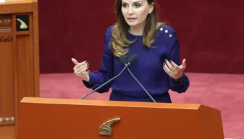 Më e shtrenjta në rajon”/ Tabaku në Parlament: Çmimet e naftës po rëndojnë xhepat e qytetarëve