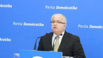 “Me këtë ekip drejtues që ka PD, më kollaj shkon në Hënë se vjen në pushtet”, Edmond Spaho reagon pasi u hoq nga Këshilli Kombëtar