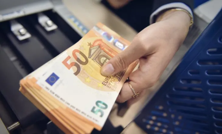 Më shumë kredi në muajin prill/ Bizneset rritën kërkesat për investime, nga ana tjetër individët shtuan kursimet