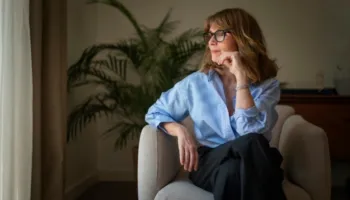 Mediat sociale i ngatërrojnë gratë – gjithnjë e më shumë prej tyre mendojnë se janë në menopauzë
