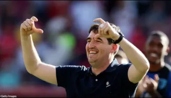 Mes Milanit dhe Crystal Palace, trajneri spanjoll që shkëlqeu në Premier League do… Liverpool-in