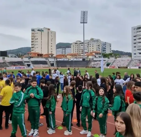 Mes sportit dhe energjisë rinore, ndizet Flaka Olimpike në “Elbasan Arena”