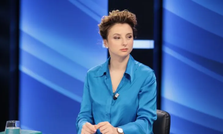 ‘Miliarda për shkolla, fëmijët mësojnë me dy turne’, Xhixho: Arsimi publik po shkatërrohet