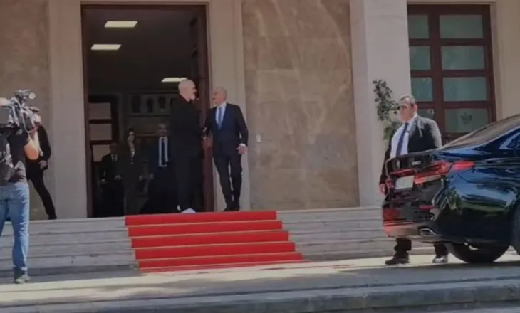 Ministri grek i Mbrojtjes në Tiranë, Dendias dhe Rama do të vijojnë takimin në një drekë pune/ Reagon kryeministri: Mbështetës i palëkundur i partneritetit