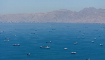 “Minohet” marrëveshja! SHBA godet Iranin me raketa, bota mban frymën për Hormuzin