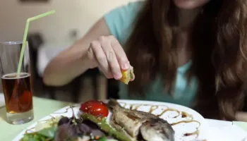 Mirupafshim, salmon dhe ton… Peshku më i lirë, i shëndetshëm dhe ushqyes është ky