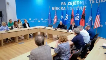 “Misioni ynë është rikthimi i votës së lirë dhe rikthimi ynë në pushtet”, mesazhi i Berishës në mbledhjen e kryesisë së PD