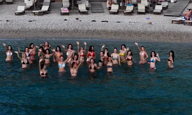 “Miss Shqipëria” promovon rivierën, vajzat bëjnë ndalesa në vendet më të bukura të bregdetit jonian