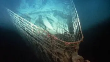 Misteri i shisheve të shampanjës në rrënojat e Titanikut, pse nuk u thyen në fund të Atlantikut