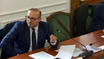 ‘Mjaft më me dokrra’, Korreshi: Reforma Territoriale në Fier ka dështuar totalisht
